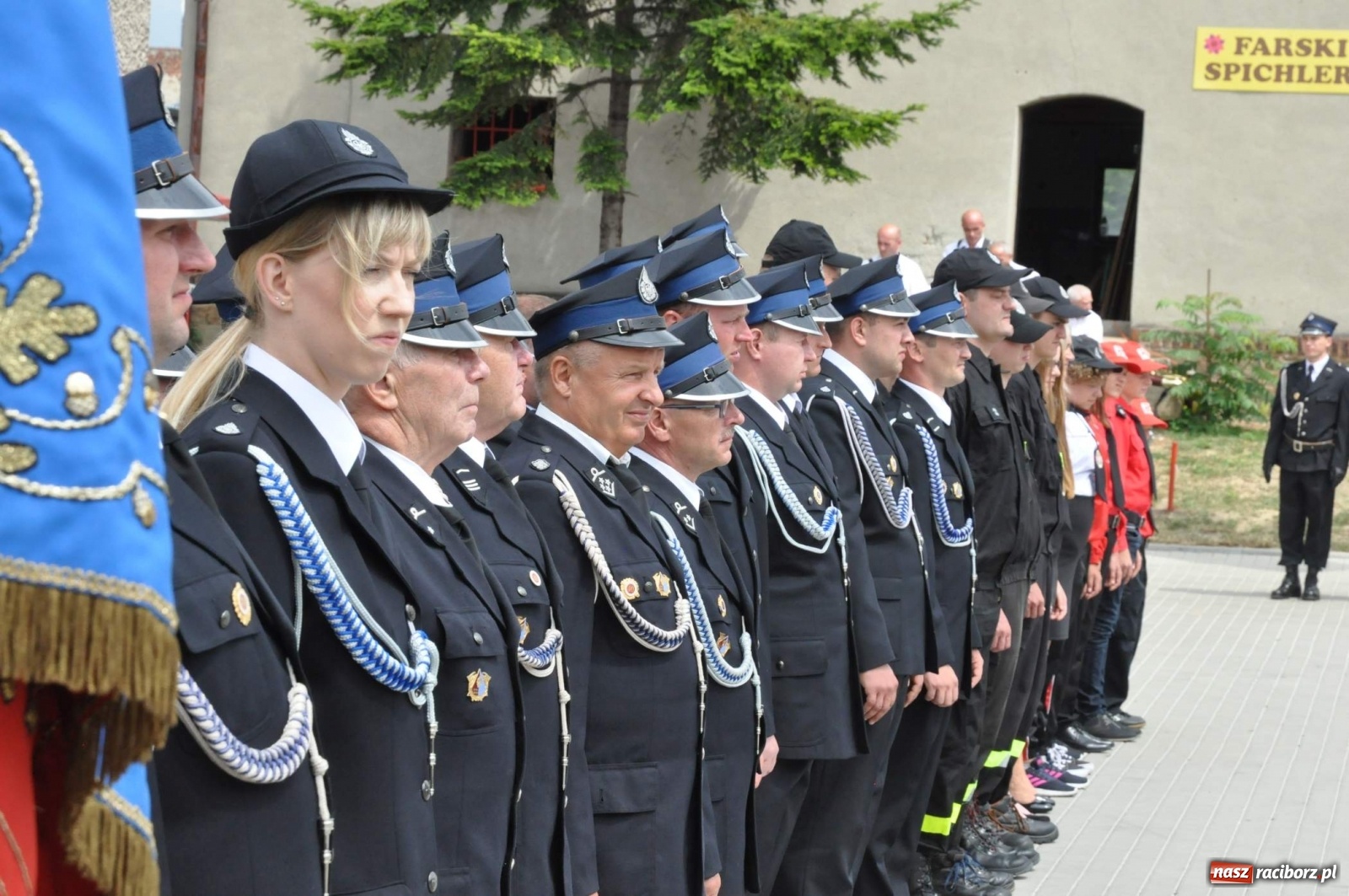 Zdjęcie w galerii na portalu naszraciborz.pl: Radość, łzy i wzruszenie. Strażacy z Krzanowic świętowali 130-lecie i żegnali swojego kapelana [FOTO i WIDEO] wiadomości z regionu