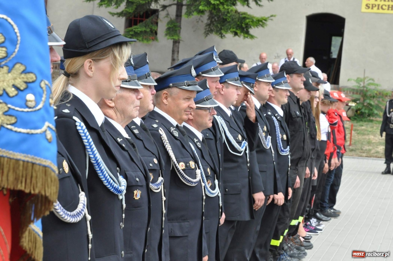 Zdjęcie w galerii na portalu naszraciborz.pl: Radość, łzy i wzruszenie. Strażacy z Krzanowic świętowali 130-lecie i żegnali swojego kapelana [FOTO i WIDEO] wiadomości z regionu