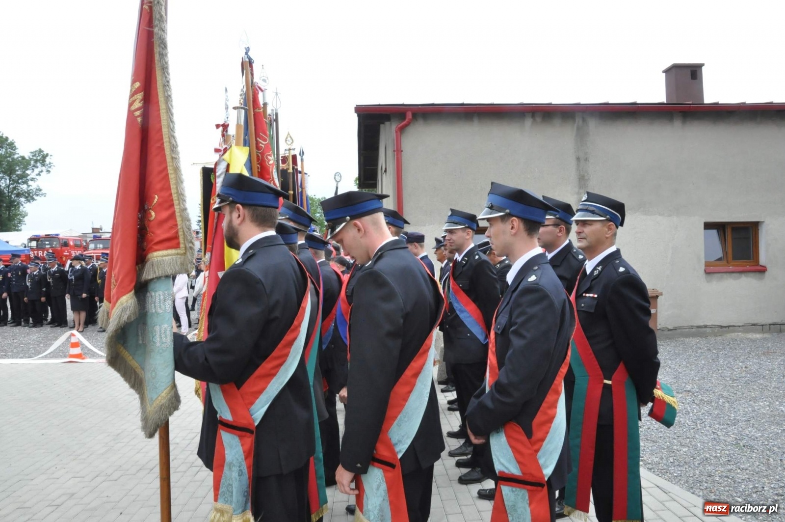 Zdjęcie w galerii na portalu naszraciborz.pl: Radość, łzy i wzruszenie. Strażacy z Krzanowic świętowali 130-lecie i żegnali swojego kapelana [FOTO i WIDEO] wiadomości z regionu