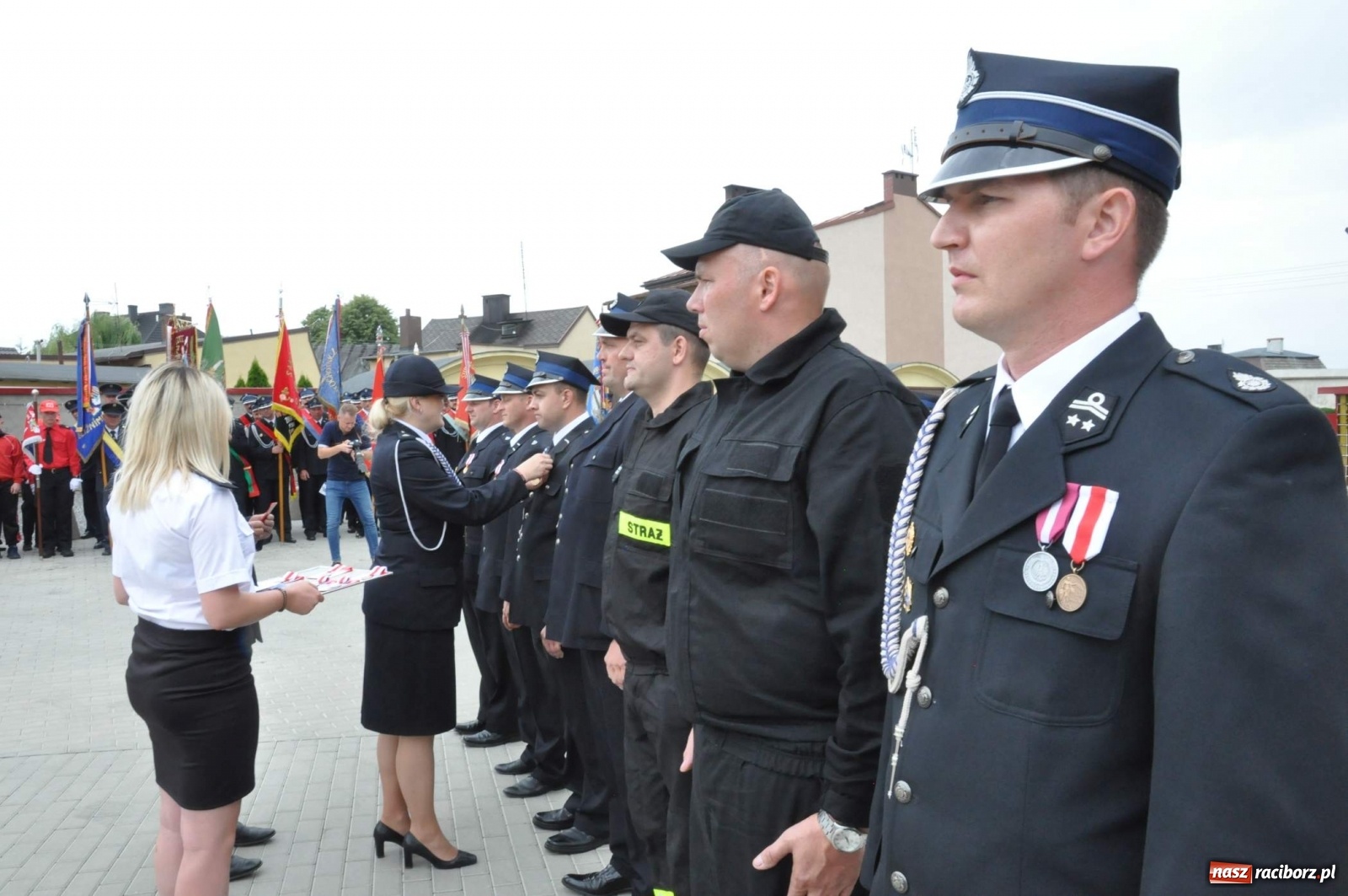 Zdjęcie w galerii na portalu naszraciborz.pl: Radość, łzy i wzruszenie. Strażacy z Krzanowic świętowali 130-lecie i żegnali swojego kapelana [FOTO i WIDEO] wiadomości z regionu