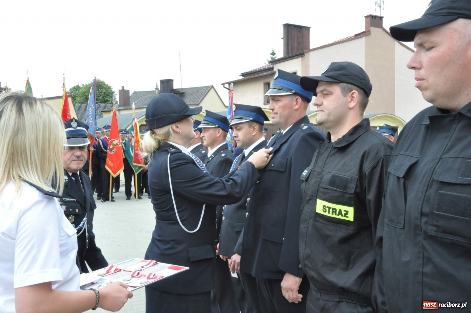 Zdjęcie w galerii na portalu naszraciborz.pl: Radość, łzy i wzruszenie. Strażacy z Krzanowic świętowali 130-lecie i żegnali swojego kapelana [FOTO i WIDEO] wiadomości z regionu