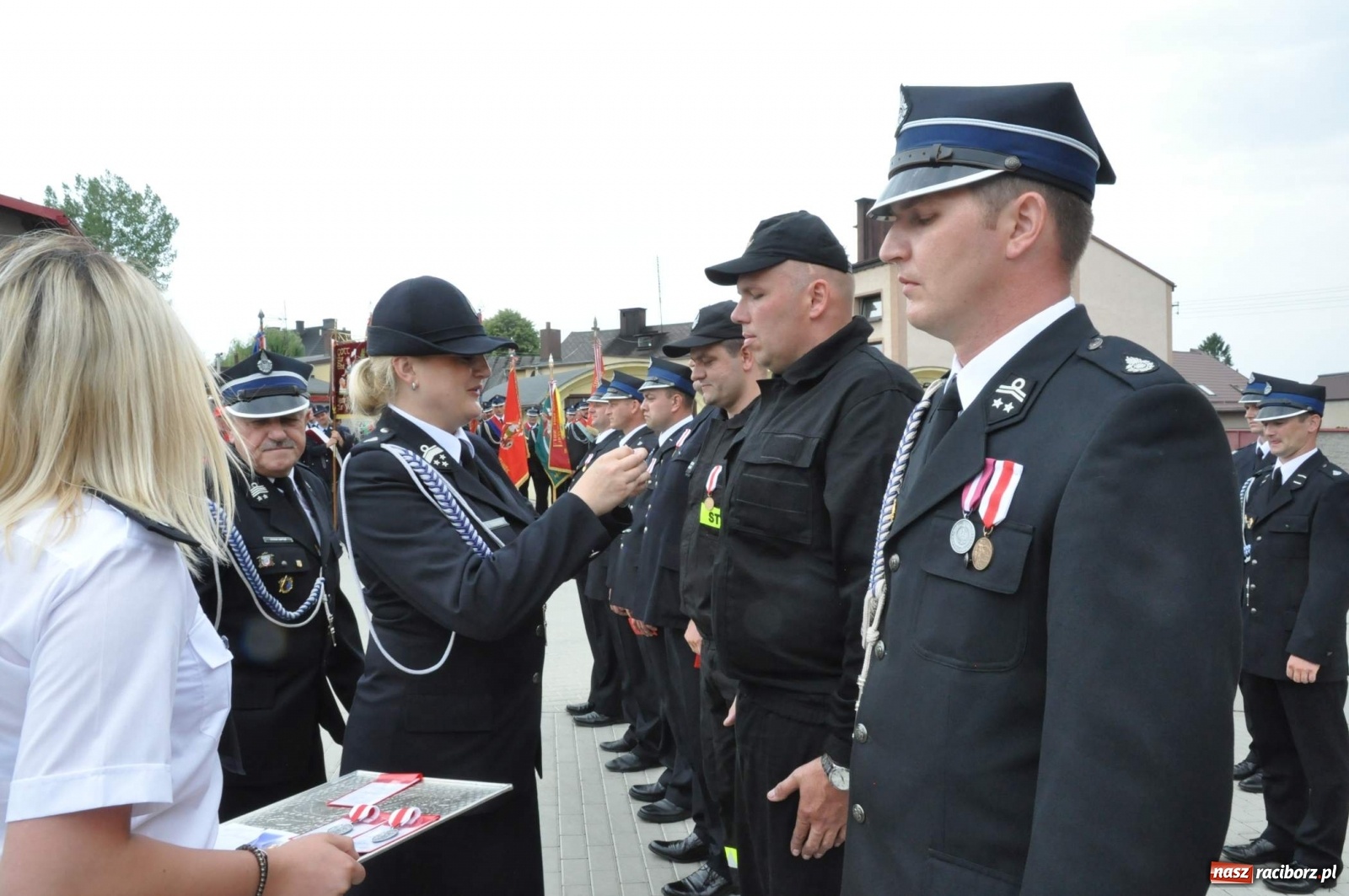 Zdjęcie w galerii na portalu naszraciborz.pl: Radość, łzy i wzruszenie. Strażacy z Krzanowic świętowali 130-lecie i żegnali swojego kapelana [FOTO i WIDEO] wiadomości z regionu