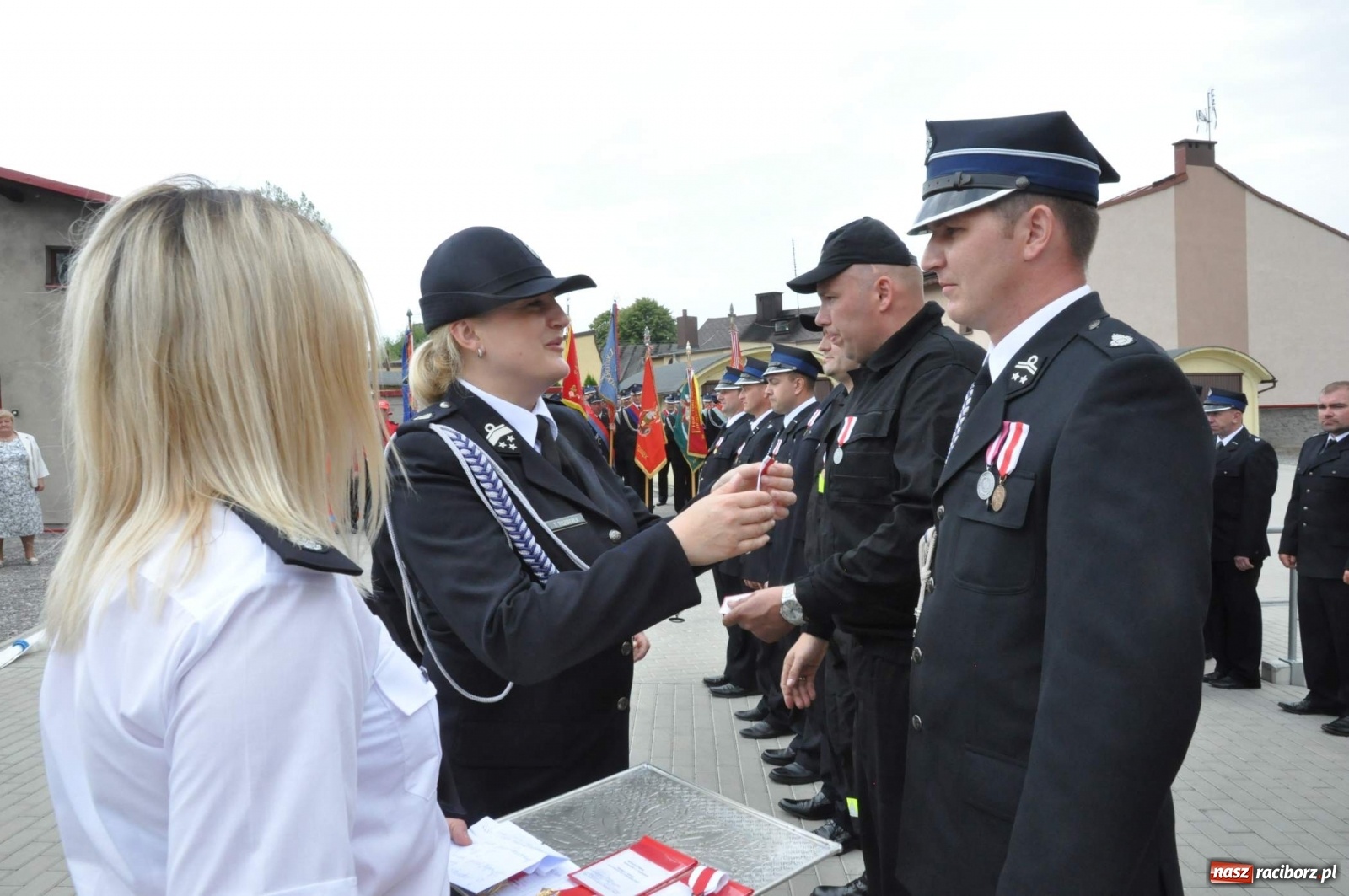 Zdjęcie w galerii na portalu naszraciborz.pl: Radość, łzy i wzruszenie. Strażacy z Krzanowic świętowali 130-lecie i żegnali swojego kapelana [FOTO i WIDEO] wiadomości z regionu