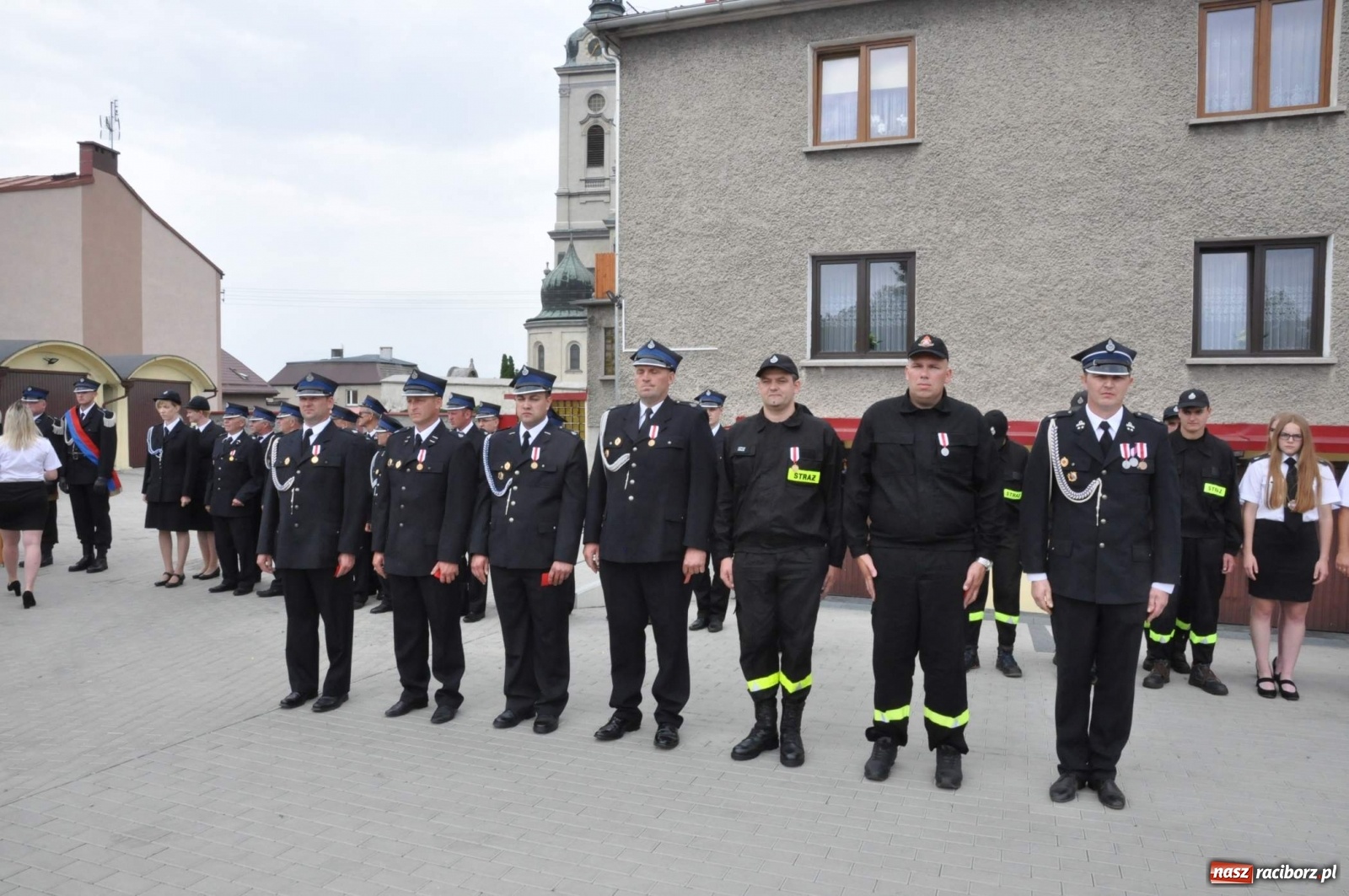 Zdjęcie w galerii na portalu naszraciborz.pl: Radość, łzy i wzruszenie. Strażacy z Krzanowic świętowali 130-lecie i żegnali swojego kapelana [FOTO i WIDEO] wiadomości z regionu
