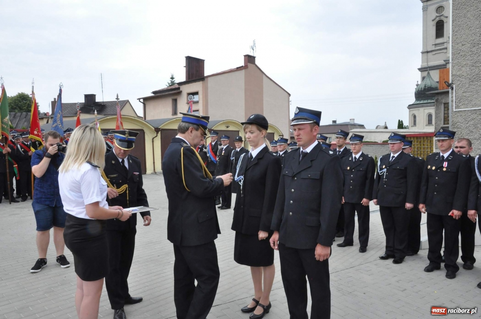 Zdjęcie w galerii na portalu naszraciborz.pl: Radość, łzy i wzruszenie. Strażacy z Krzanowic świętowali 130-lecie i żegnali swojego kapelana [FOTO i WIDEO] wiadomości z regionu