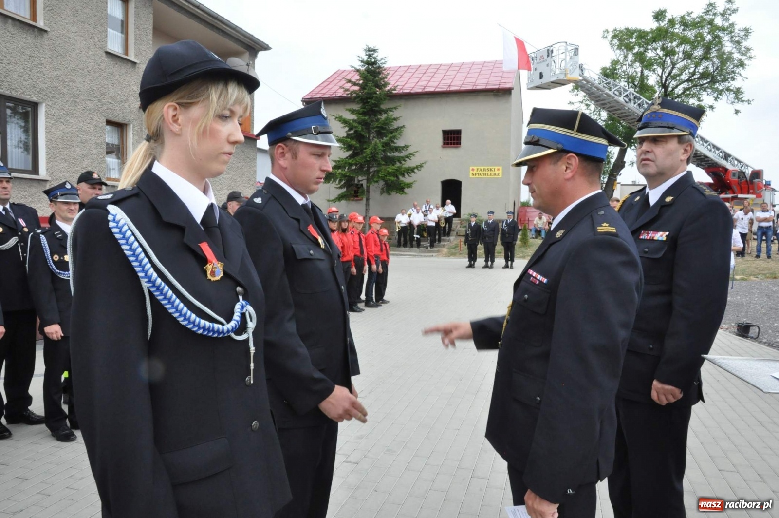 Zdjęcie w galerii na portalu naszraciborz.pl: Radość, łzy i wzruszenie. Strażacy z Krzanowic świętowali 130-lecie i żegnali swojego kapelana [FOTO i WIDEO] wiadomości z regionu
