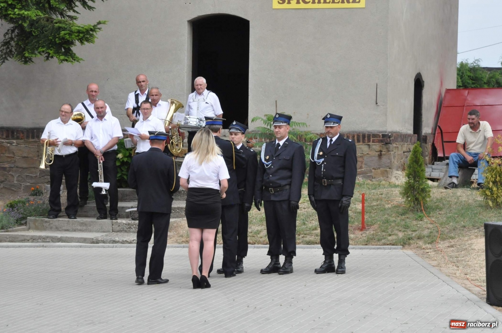 Zdjęcie w galerii na portalu naszraciborz.pl: Radość, łzy i wzruszenie. Strażacy z Krzanowic świętowali 130-lecie i żegnali swojego kapelana [FOTO i WIDEO] wiadomości z regionu
