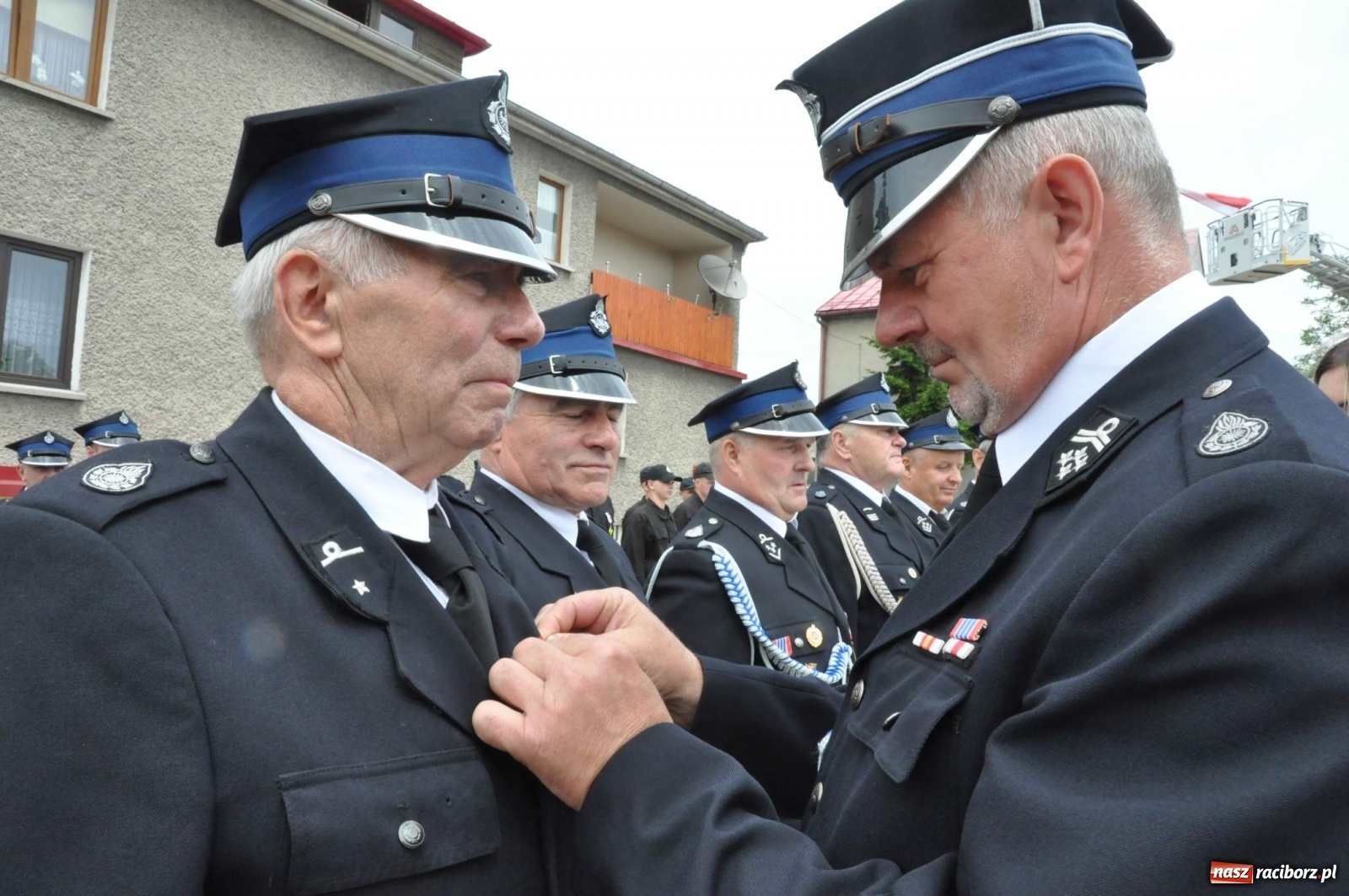 Zdjęcie w galerii na portalu naszraciborz.pl: Radość, łzy i wzruszenie. Strażacy z Krzanowic świętowali 130-lecie i żegnali swojego kapelana [FOTO i WIDEO] wiadomości z regionu