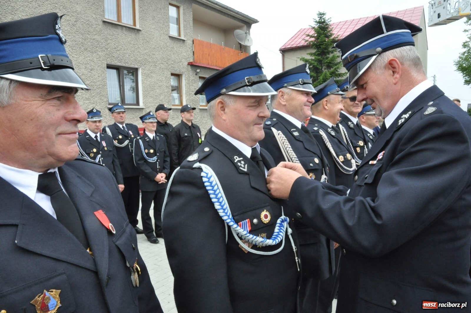 Zdjęcie w galerii na portalu naszraciborz.pl: Radość, łzy i wzruszenie. Strażacy z Krzanowic świętowali 130-lecie i żegnali swojego kapelana [FOTO i WIDEO] wiadomości z regionu