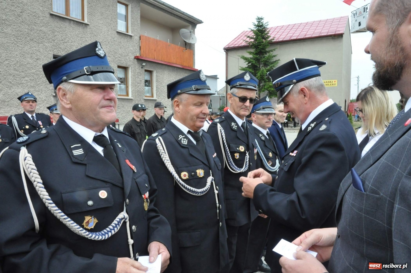 Zdjęcie w galerii na portalu naszraciborz.pl: Radość, łzy i wzruszenie. Strażacy z Krzanowic świętowali 130-lecie i żegnali swojego kapelana [FOTO i WIDEO] wiadomości z regionu