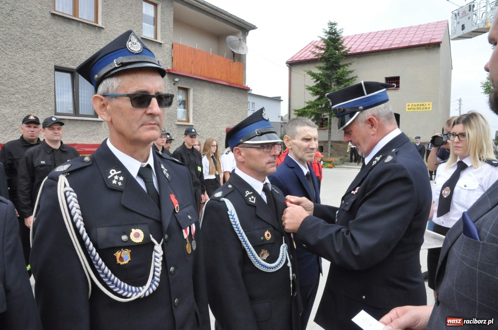Zdjęcie w galerii na portalu naszraciborz.pl: Radość, łzy i wzruszenie. Strażacy z Krzanowic świętowali 130-lecie i żegnali swojego kapelana [FOTO i WIDEO] wiadomości z regionu