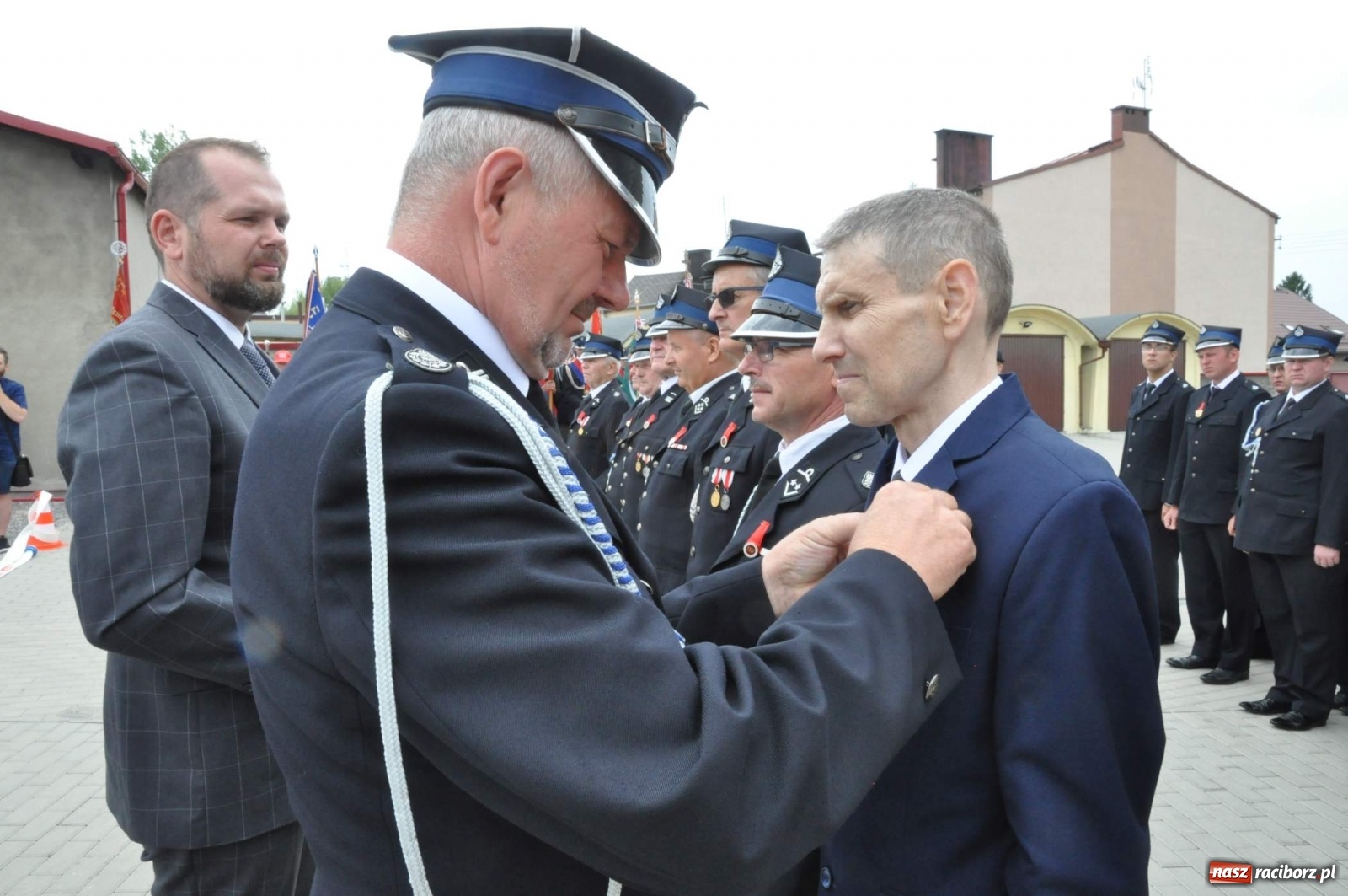 Zdjęcie w galerii na portalu naszraciborz.pl: Radość, łzy i wzruszenie. Strażacy z Krzanowic świętowali 130-lecie i żegnali swojego kapelana [FOTO i WIDEO] wiadomości z regionu