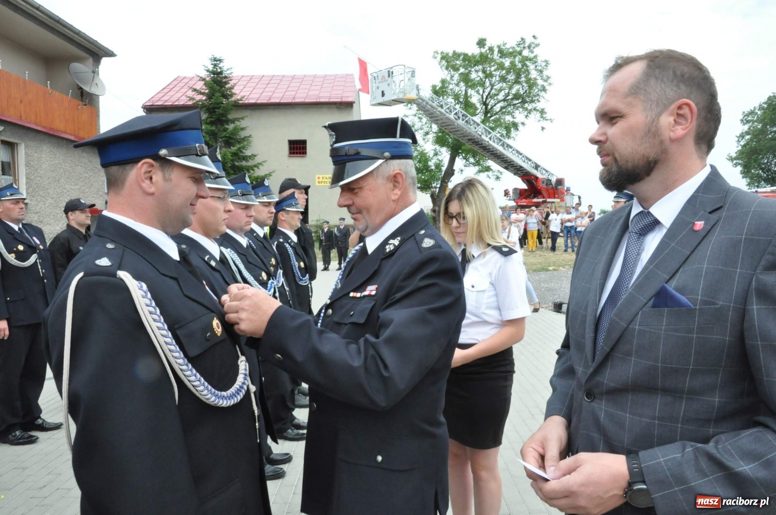 Zdjęcie w galerii na portalu naszraciborz.pl: Radość, łzy i wzruszenie. Strażacy z Krzanowic świętowali 130-lecie i żegnali swojego kapelana [FOTO i WIDEO] wiadomości z regionu