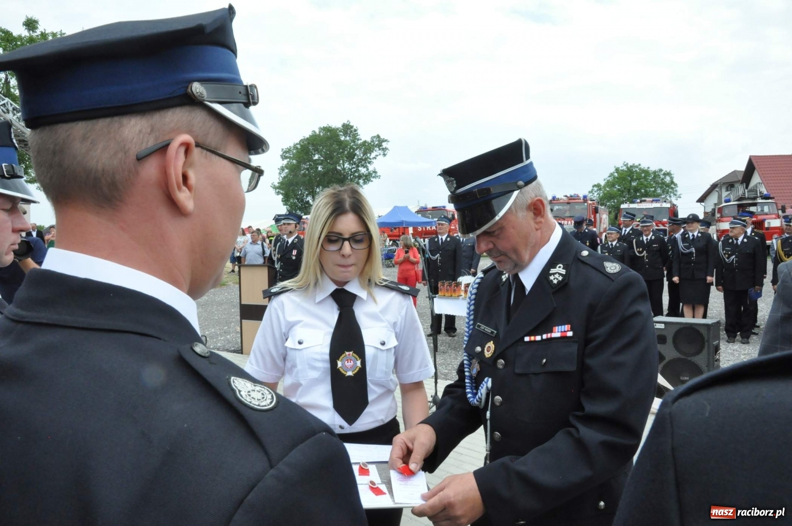 Zdjęcie w galerii na portalu naszraciborz.pl: Radość, łzy i wzruszenie. Strażacy z Krzanowic świętowali 130-lecie i żegnali swojego kapelana [FOTO i WIDEO] wiadomości z regionu