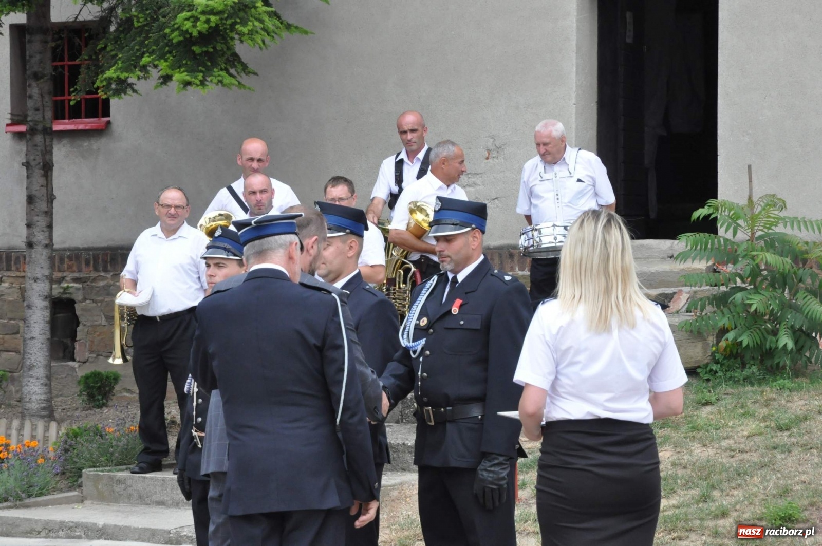 Zdjęcie w galerii na portalu naszraciborz.pl: Radość, łzy i wzruszenie. Strażacy z Krzanowic świętowali 130-lecie i żegnali swojego kapelana [FOTO i WIDEO] wiadomości z regionu