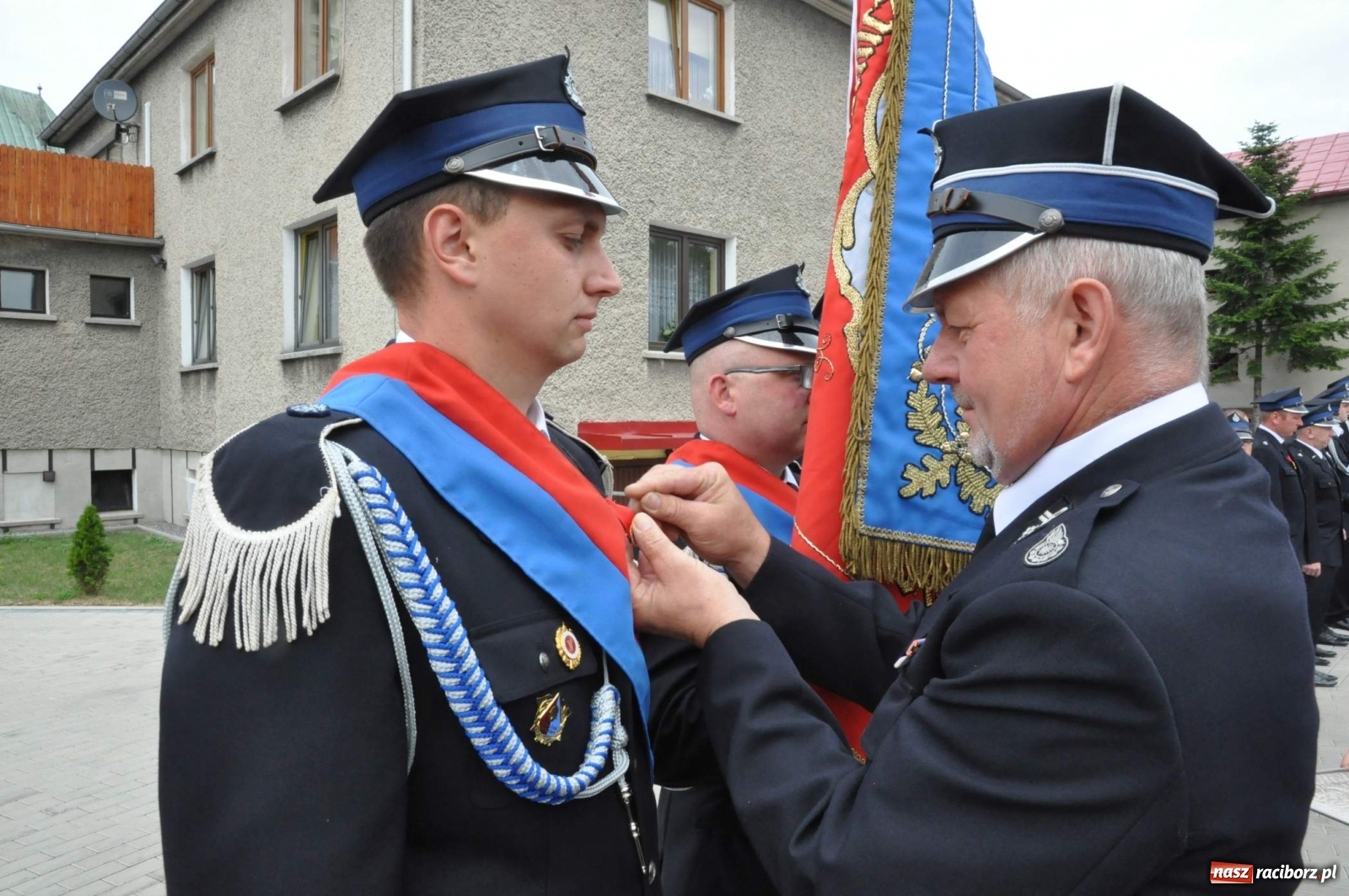 Zdjęcie w galerii na portalu naszraciborz.pl: Radość, łzy i wzruszenie. Strażacy z Krzanowic świętowali 130-lecie i żegnali swojego kapelana [FOTO i WIDEO] wiadomości z regionu