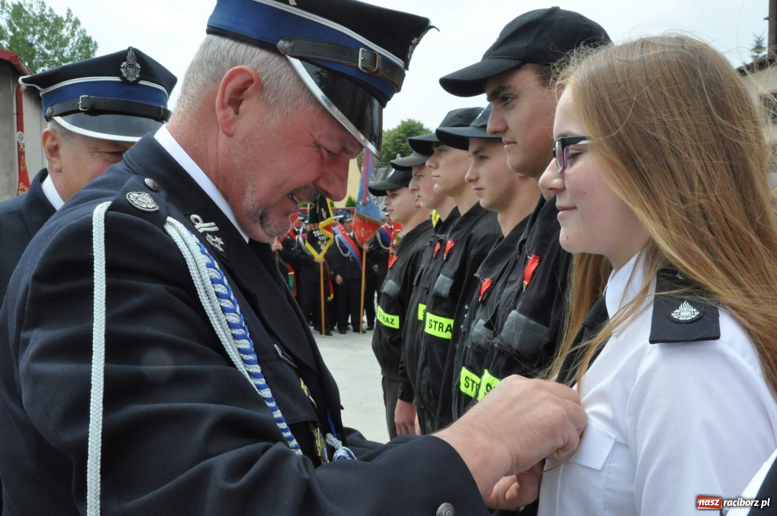 Zdjęcie w galerii na portalu naszraciborz.pl: Radość, łzy i wzruszenie. Strażacy z Krzanowic świętowali 130-lecie i żegnali swojego kapelana [FOTO i WIDEO] wiadomości z regionu