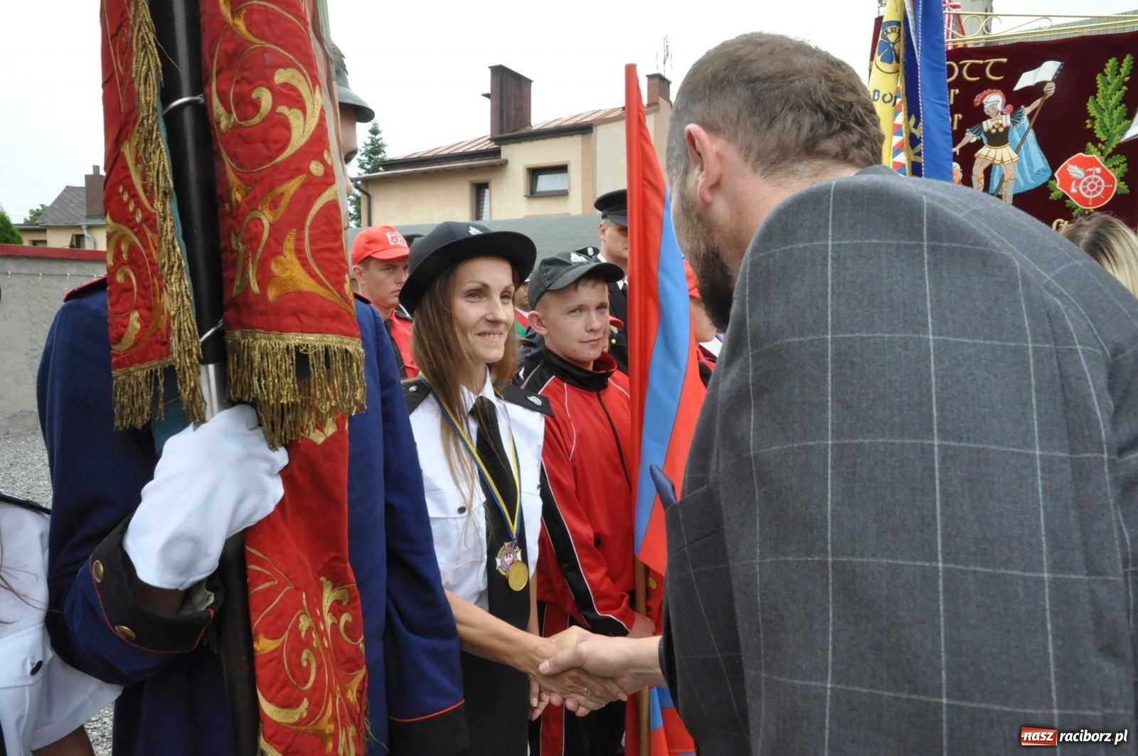 Zdjęcie w galerii na portalu naszraciborz.pl: Radość, łzy i wzruszenie. Strażacy z Krzanowic świętowali 130-lecie i żegnali swojego kapelana [FOTO i WIDEO] wiadomości z regionu