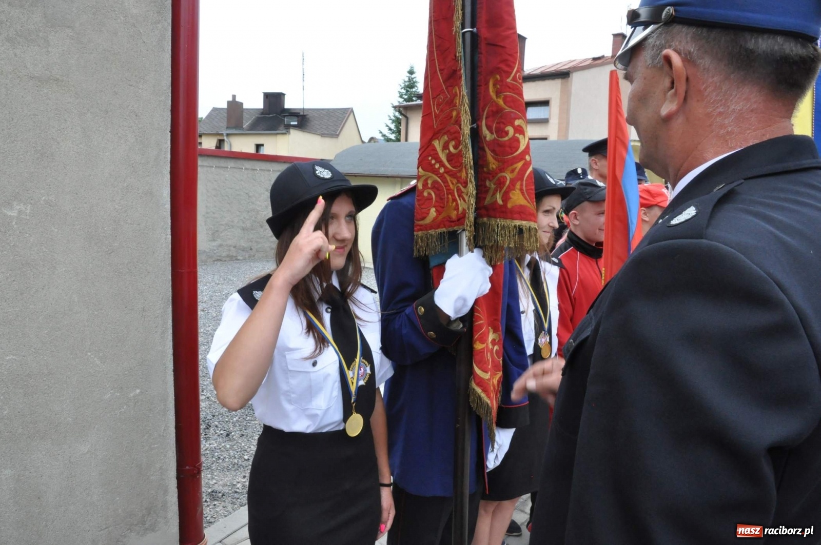 Zdjęcie w galerii na portalu naszraciborz.pl: Radość, łzy i wzruszenie. Strażacy z Krzanowic świętowali 130-lecie i żegnali swojego kapelana [FOTO i WIDEO] wiadomości z regionu