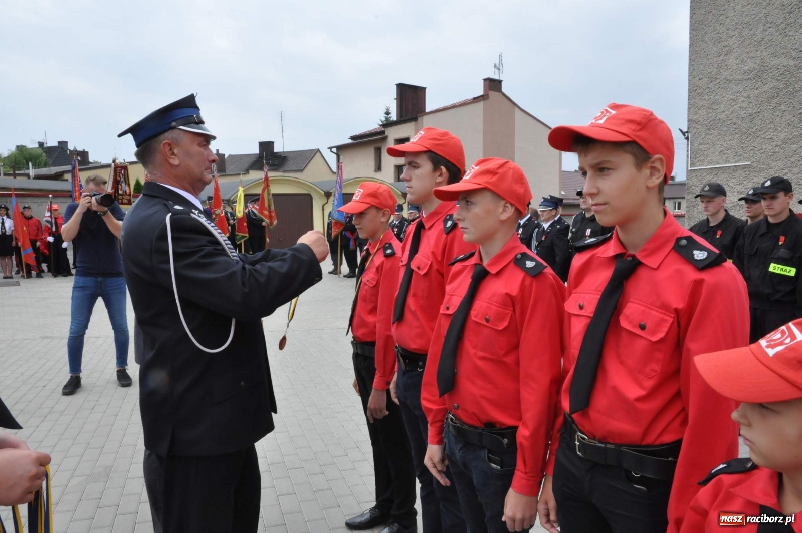 Zdjęcie w galerii na portalu naszraciborz.pl: Radość, łzy i wzruszenie. Strażacy z Krzanowic świętowali 130-lecie i żegnali swojego kapelana [FOTO i WIDEO] wiadomości z regionu