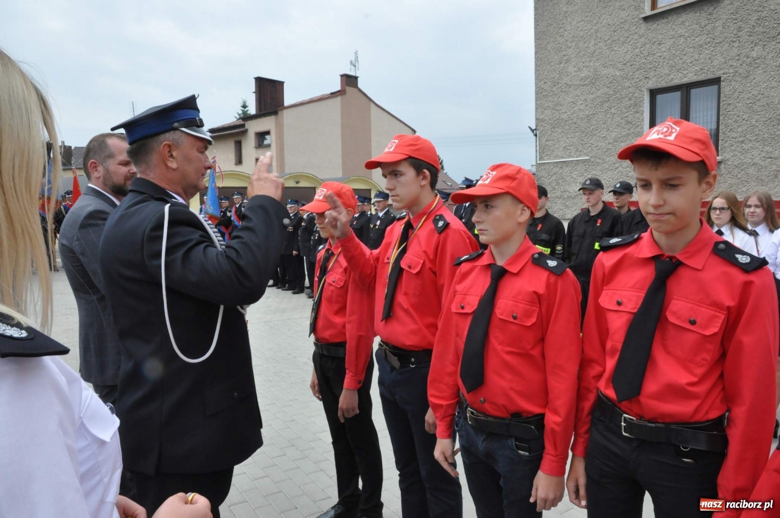 Zdjęcie w galerii na portalu naszraciborz.pl: Radość, łzy i wzruszenie. Strażacy z Krzanowic świętowali 130-lecie i żegnali swojego kapelana [FOTO i WIDEO] wiadomości z regionu