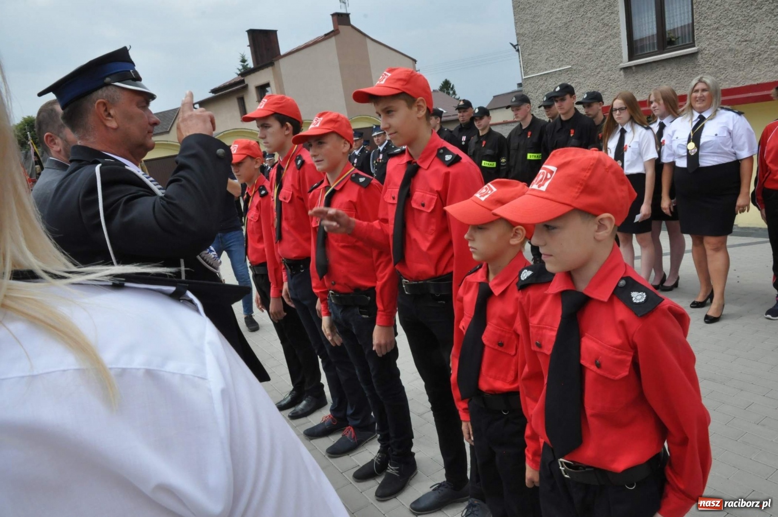 Zdjęcie w galerii na portalu naszraciborz.pl: Radość, łzy i wzruszenie. Strażacy z Krzanowic świętowali 130-lecie i żegnali swojego kapelana [FOTO i WIDEO] wiadomości z regionu