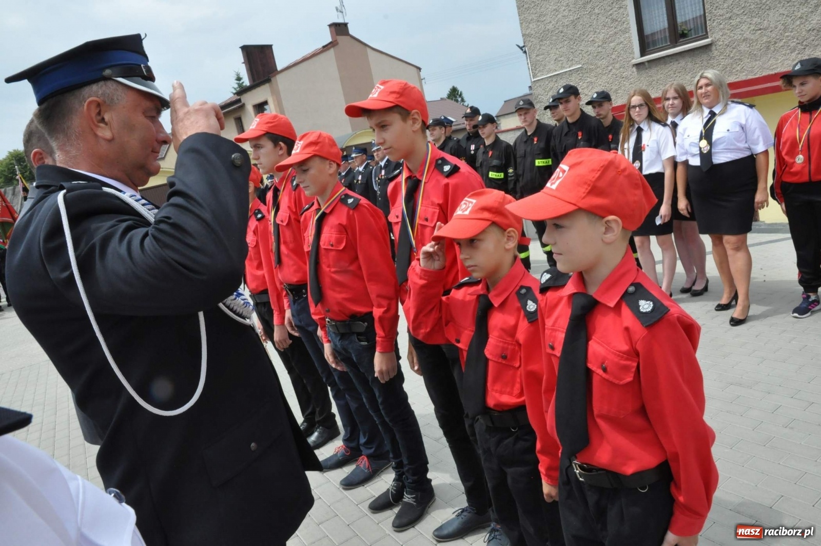 Zdjęcie w galerii na portalu naszraciborz.pl: Radość, łzy i wzruszenie. Strażacy z Krzanowic świętowali 130-lecie i żegnali swojego kapelana [FOTO i WIDEO] wiadomości z regionu