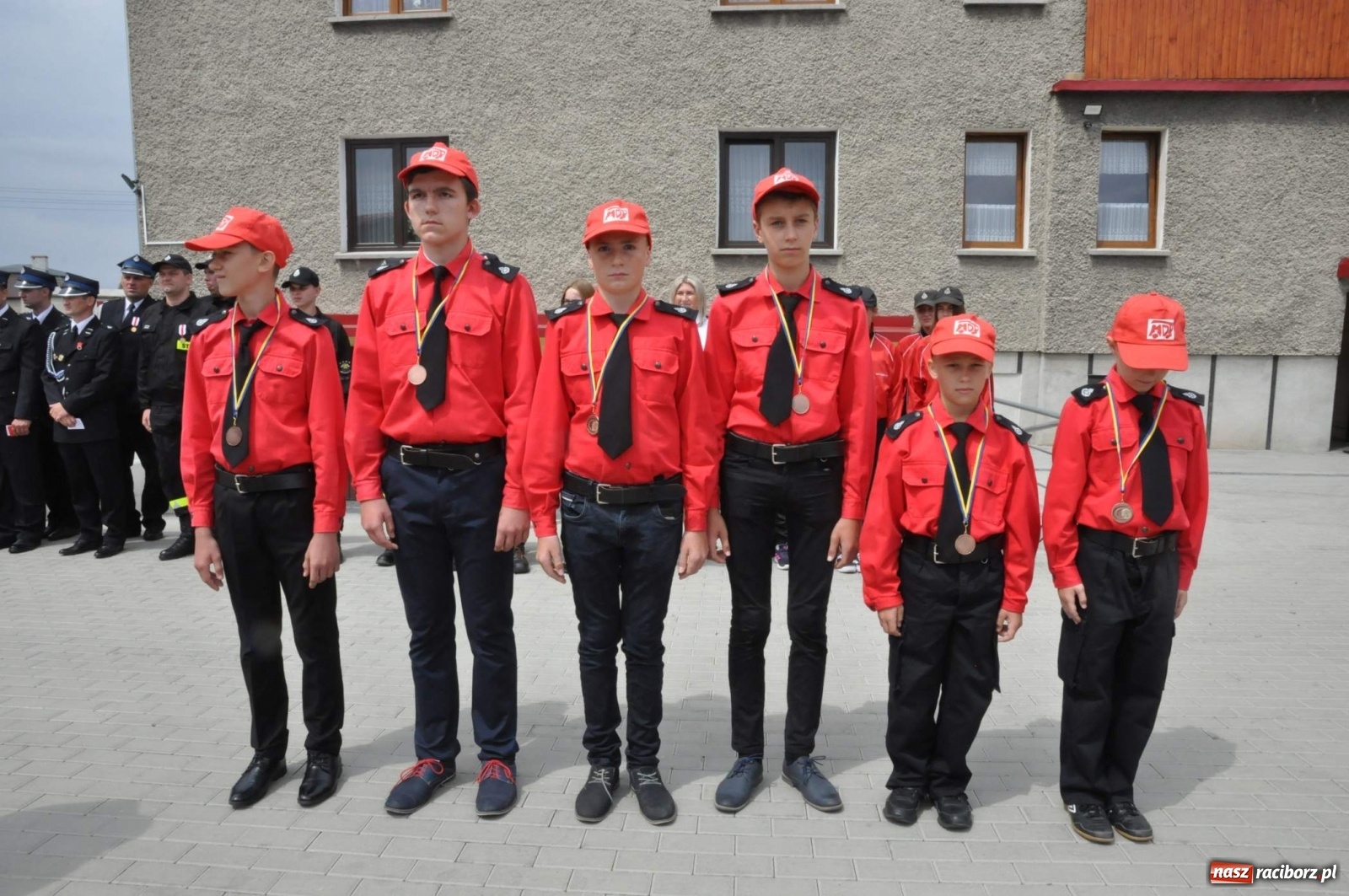 Zdjęcie w galerii na portalu naszraciborz.pl: Radość, łzy i wzruszenie. Strażacy z Krzanowic świętowali 130-lecie i żegnali swojego kapelana [FOTO i WIDEO] wiadomości z regionu