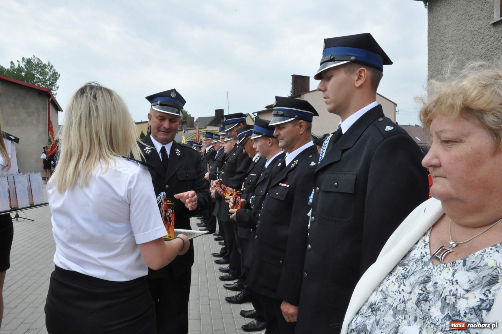 Zdjęcie w galerii na portalu naszraciborz.pl: Radość, łzy i wzruszenie. Strażacy z Krzanowic świętowali 130-lecie i żegnali swojego kapelana [FOTO i WIDEO] wiadomości z regionu