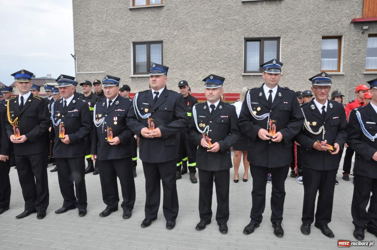 Zdjęcie w galerii na portalu naszraciborz.pl: Radość, łzy i wzruszenie. Strażacy z Krzanowic świętowali 130-lecie i żegnali swojego kapelana [FOTO i WIDEO] wiadomości z regionu