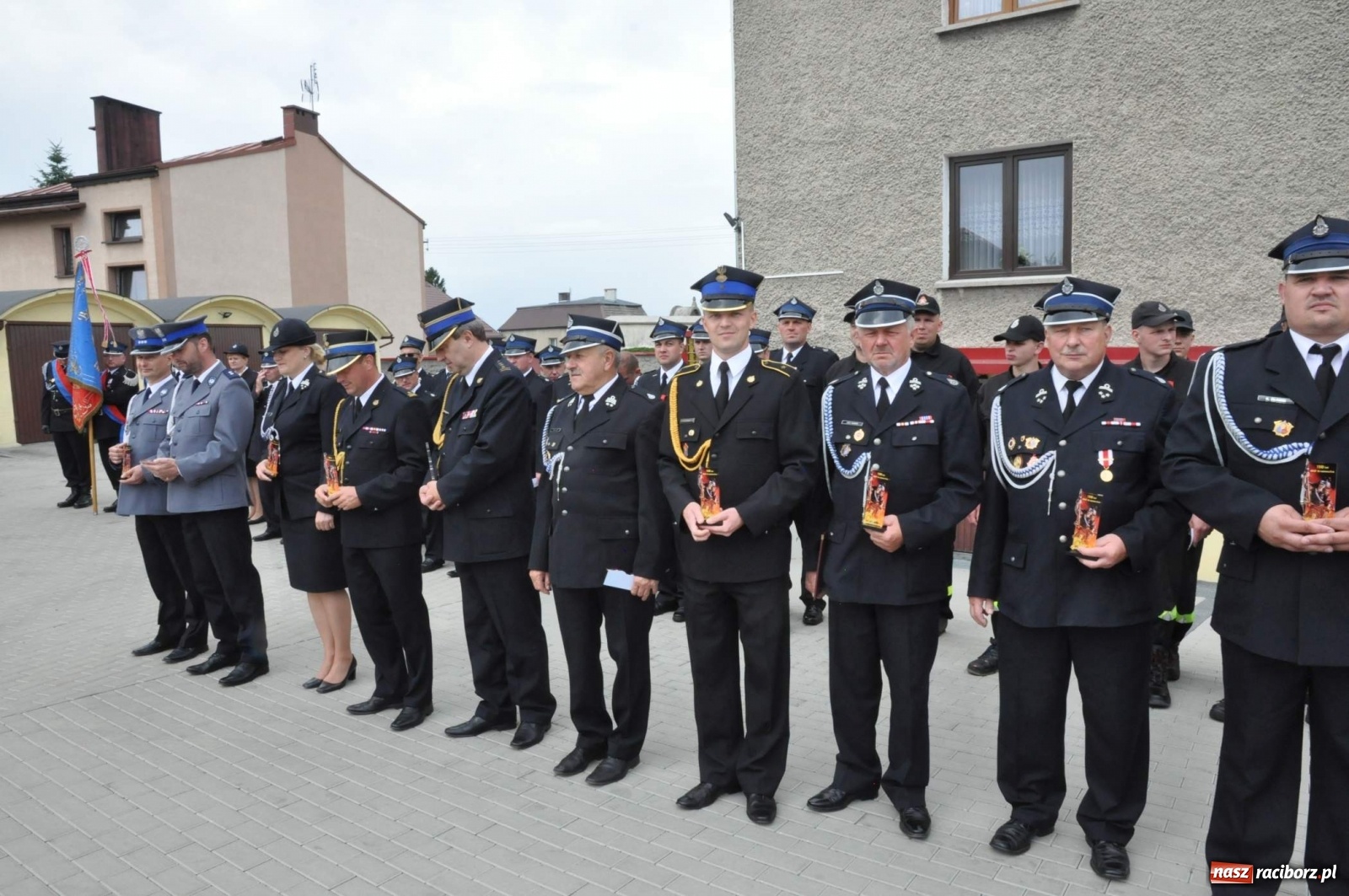 Zdjęcie w galerii na portalu naszraciborz.pl: Radość, łzy i wzruszenie. Strażacy z Krzanowic świętowali 130-lecie i żegnali swojego kapelana [FOTO i WIDEO] wiadomości z regionu