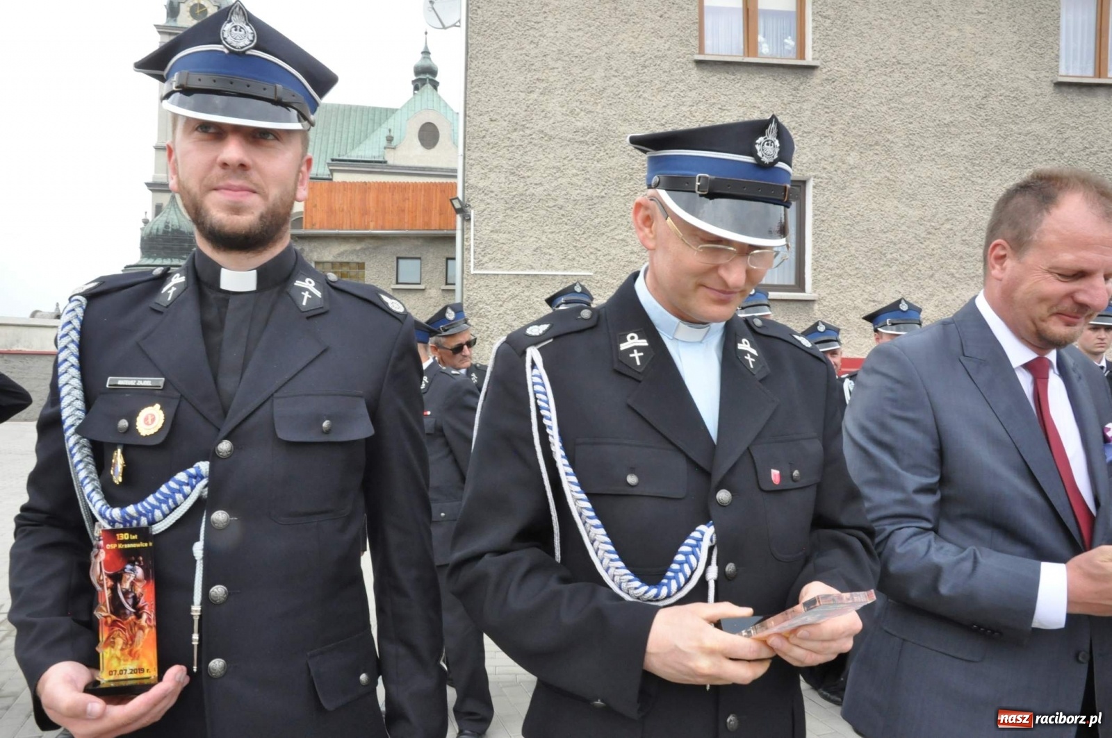 Zdjęcie w galerii na portalu naszraciborz.pl: Radość, łzy i wzruszenie. Strażacy z Krzanowic świętowali 130-lecie i żegnali swojego kapelana [FOTO i WIDEO] wiadomości z regionu