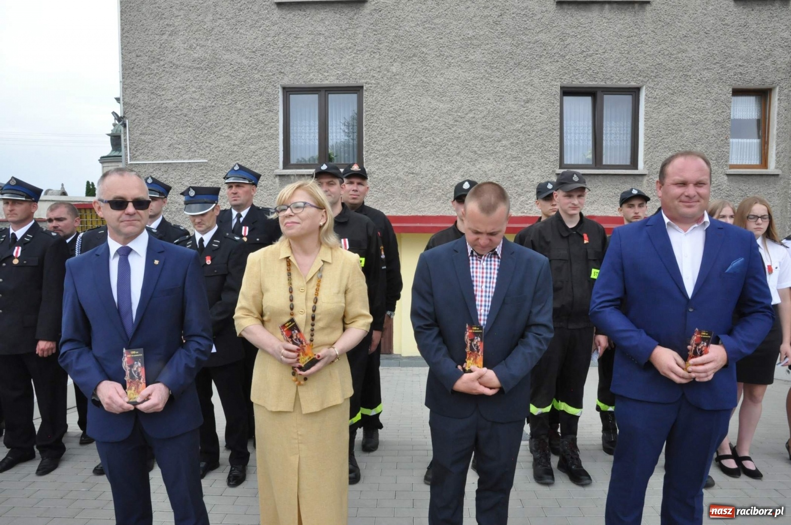 Zdjęcie w galerii na portalu naszraciborz.pl: Radość, łzy i wzruszenie. Strażacy z Krzanowic świętowali 130-lecie i żegnali swojego kapelana [FOTO i WIDEO] wiadomości z regionu