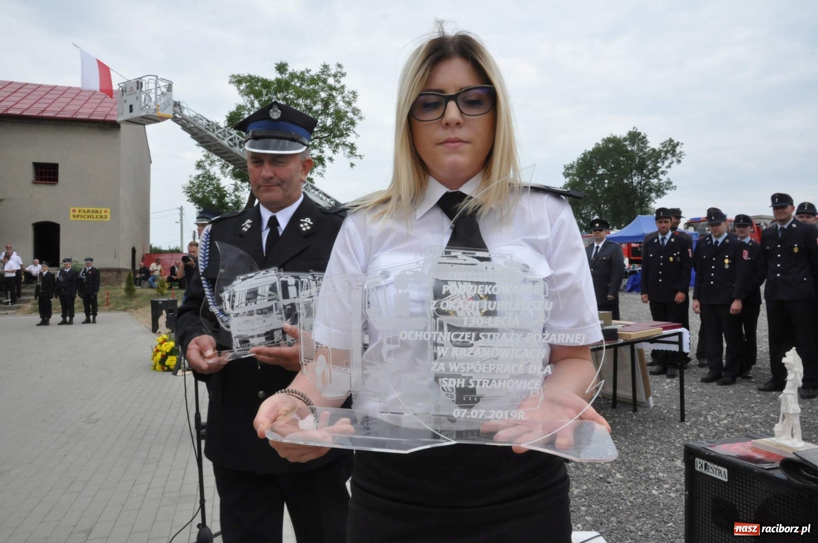 Zdjęcie w galerii na portalu naszraciborz.pl: Radość, łzy i wzruszenie. Strażacy z Krzanowic świętowali 130-lecie i żegnali swojego kapelana [FOTO i WIDEO] wiadomości z regionu