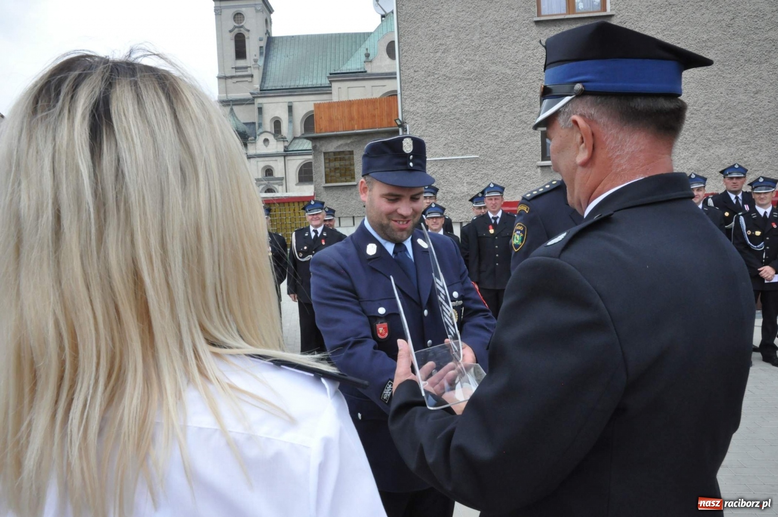 Zdjęcie w galerii na portalu naszraciborz.pl: Radość, łzy i wzruszenie. Strażacy z Krzanowic świętowali 130-lecie i żegnali swojego kapelana [FOTO i WIDEO] wiadomości z regionu