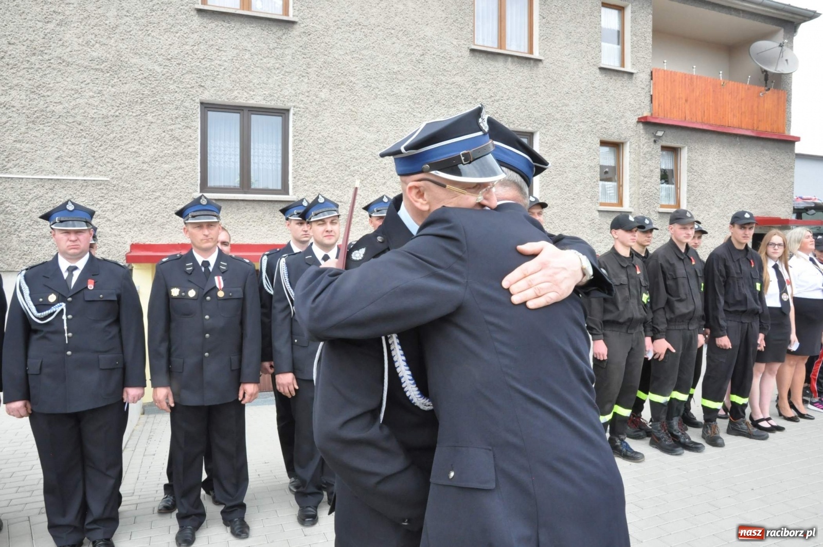 Zdjęcie w galerii na portalu naszraciborz.pl: Radość, łzy i wzruszenie. Strażacy z Krzanowic świętowali 130-lecie i żegnali swojego kapelana [FOTO i WIDEO] wiadomości z regionu