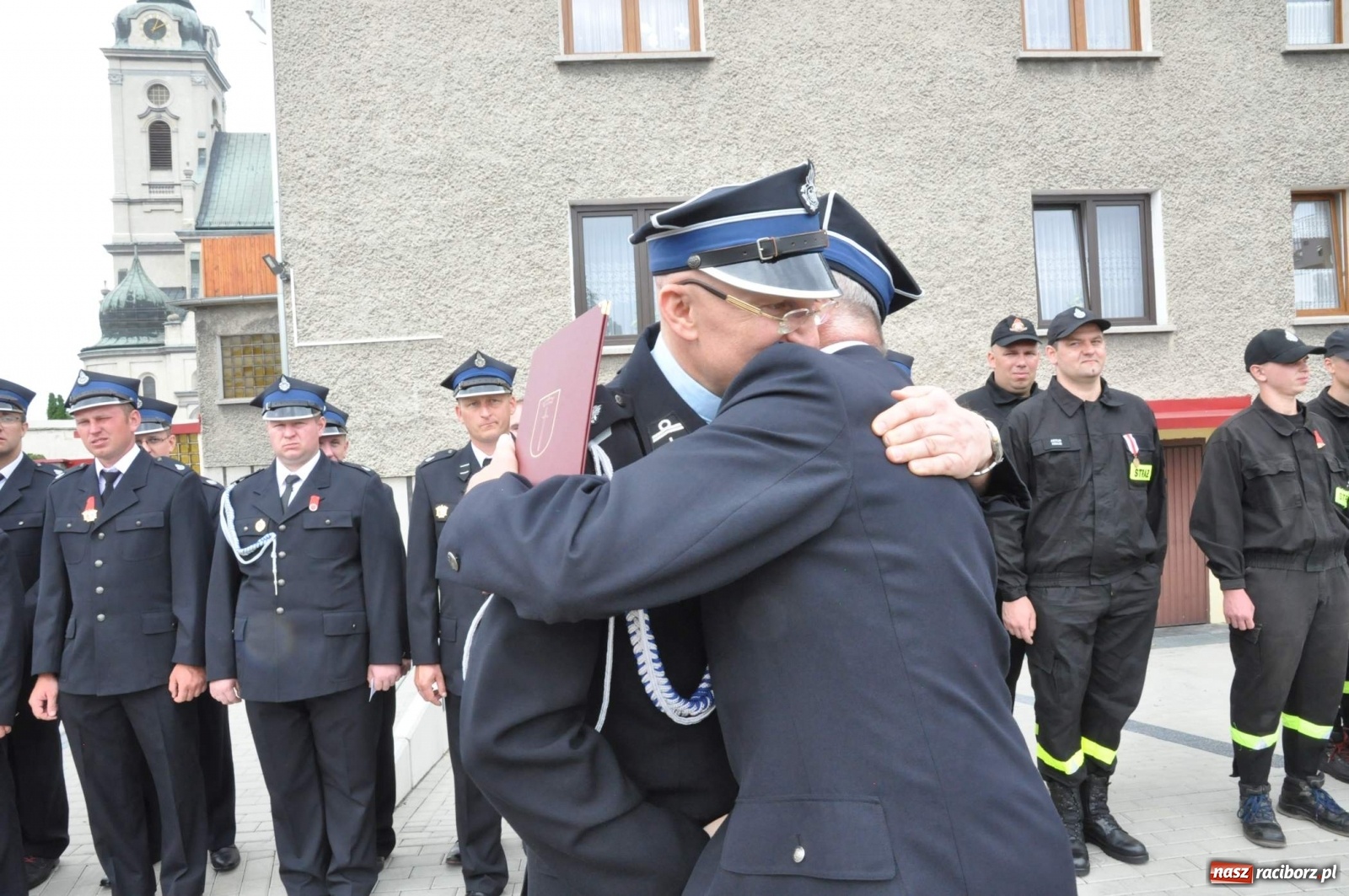 Zdjęcie w galerii na portalu naszraciborz.pl: Radość, łzy i wzruszenie. Strażacy z Krzanowic świętowali 130-lecie i żegnali swojego kapelana [FOTO i WIDEO] wiadomości z regionu