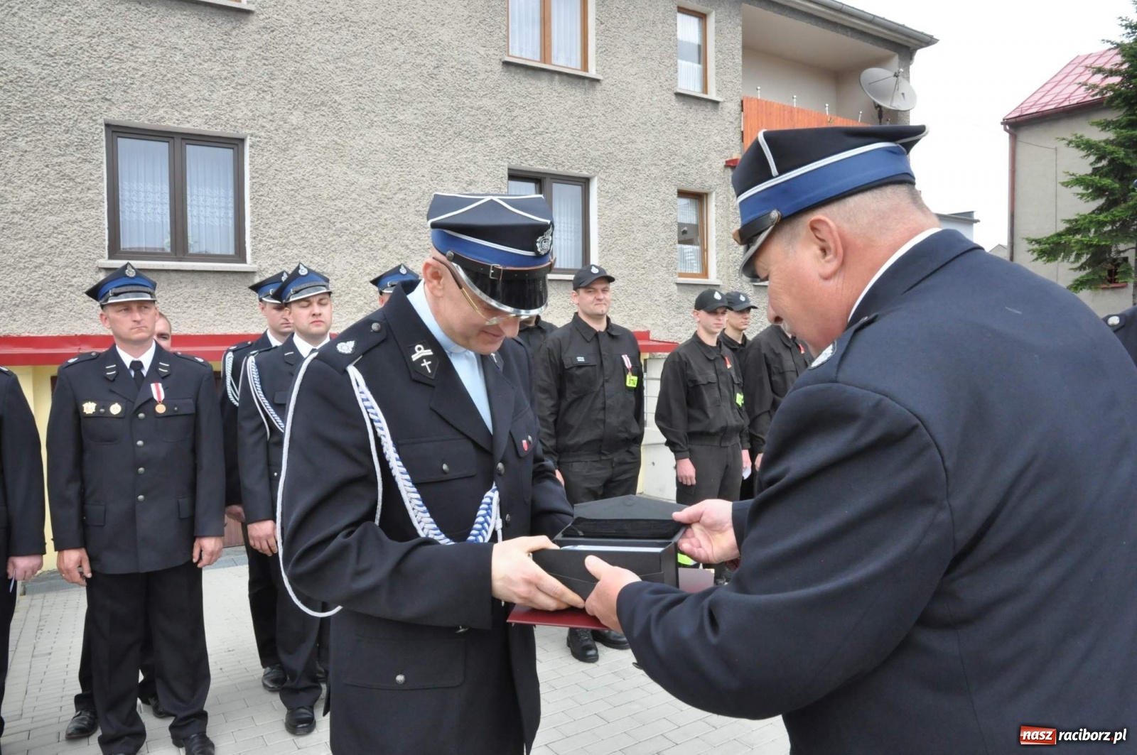 Zdjęcie w galerii na portalu naszraciborz.pl: Radość, łzy i wzruszenie. Strażacy z Krzanowic świętowali 130-lecie i żegnali swojego kapelana [FOTO i WIDEO] wiadomości z regionu