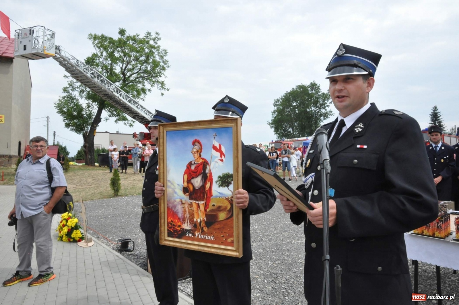 Zdjęcie w galerii na portalu naszraciborz.pl: Radość, łzy i wzruszenie. Strażacy z Krzanowic świętowali 130-lecie i żegnali swojego kapelana [FOTO i WIDEO] wiadomości z regionu