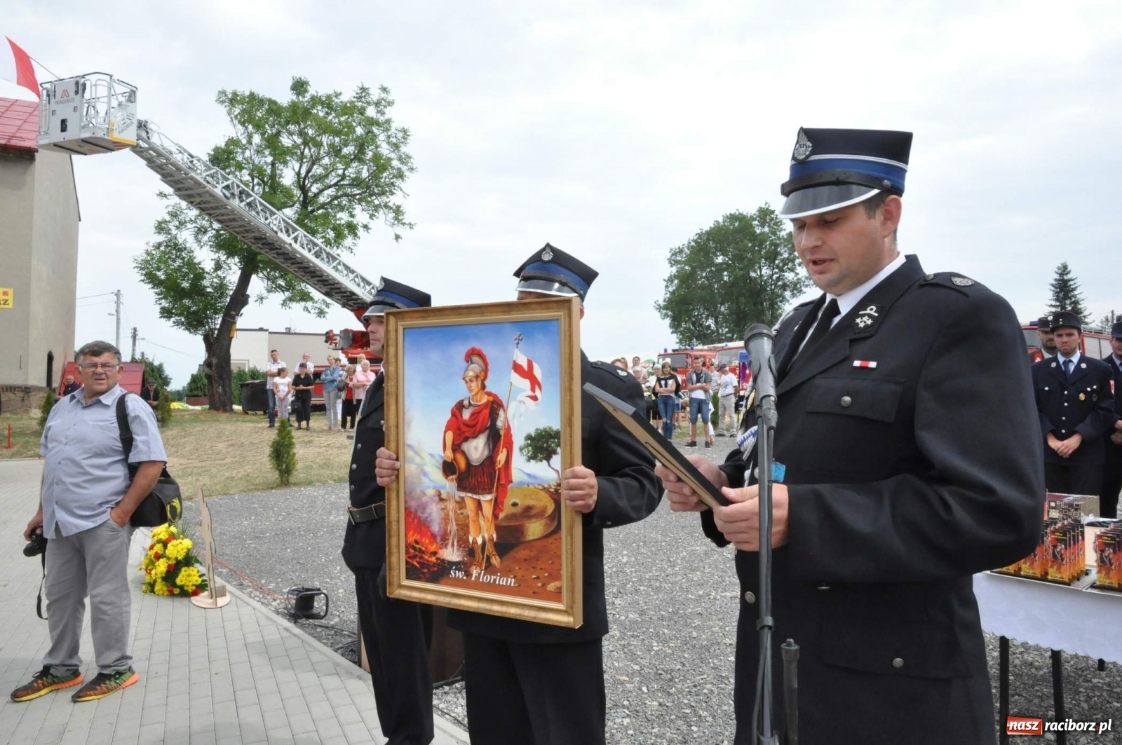 Zdjęcie w galerii na portalu naszraciborz.pl: Radość, łzy i wzruszenie. Strażacy z Krzanowic świętowali 130-lecie i żegnali swojego kapelana [FOTO i WIDEO] wiadomości z regionu