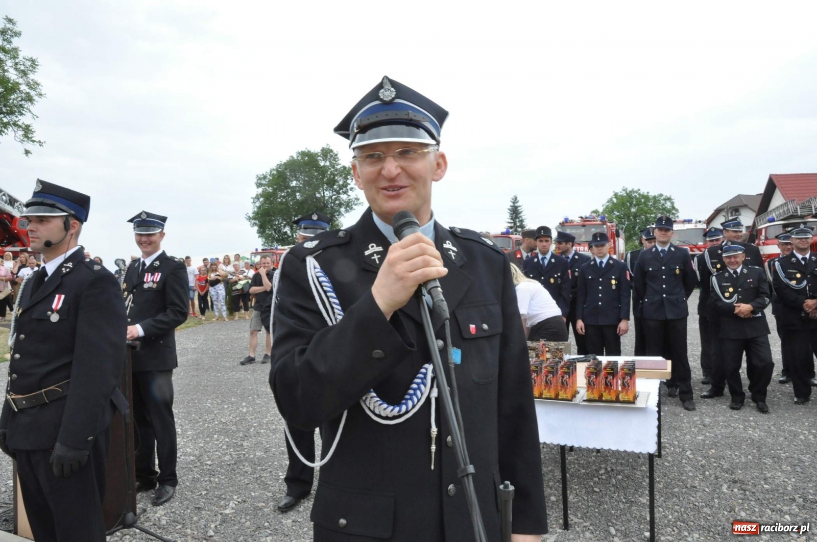 Zdjęcie w galerii na portalu naszraciborz.pl: Radość, łzy i wzruszenie. Strażacy z Krzanowic świętowali 130-lecie i żegnali swojego kapelana [FOTO i WIDEO] wiadomości z regionu
