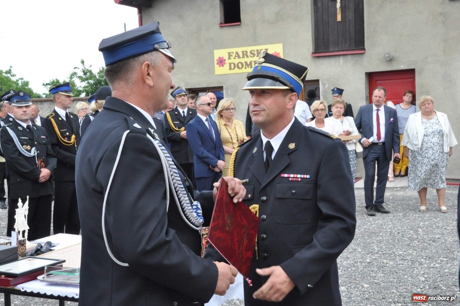 Zdjęcie w galerii na portalu naszraciborz.pl: Radość, łzy i wzruszenie. Strażacy z Krzanowic świętowali 130-lecie i żegnali swojego kapelana [FOTO i WIDEO] wiadomości z regionu