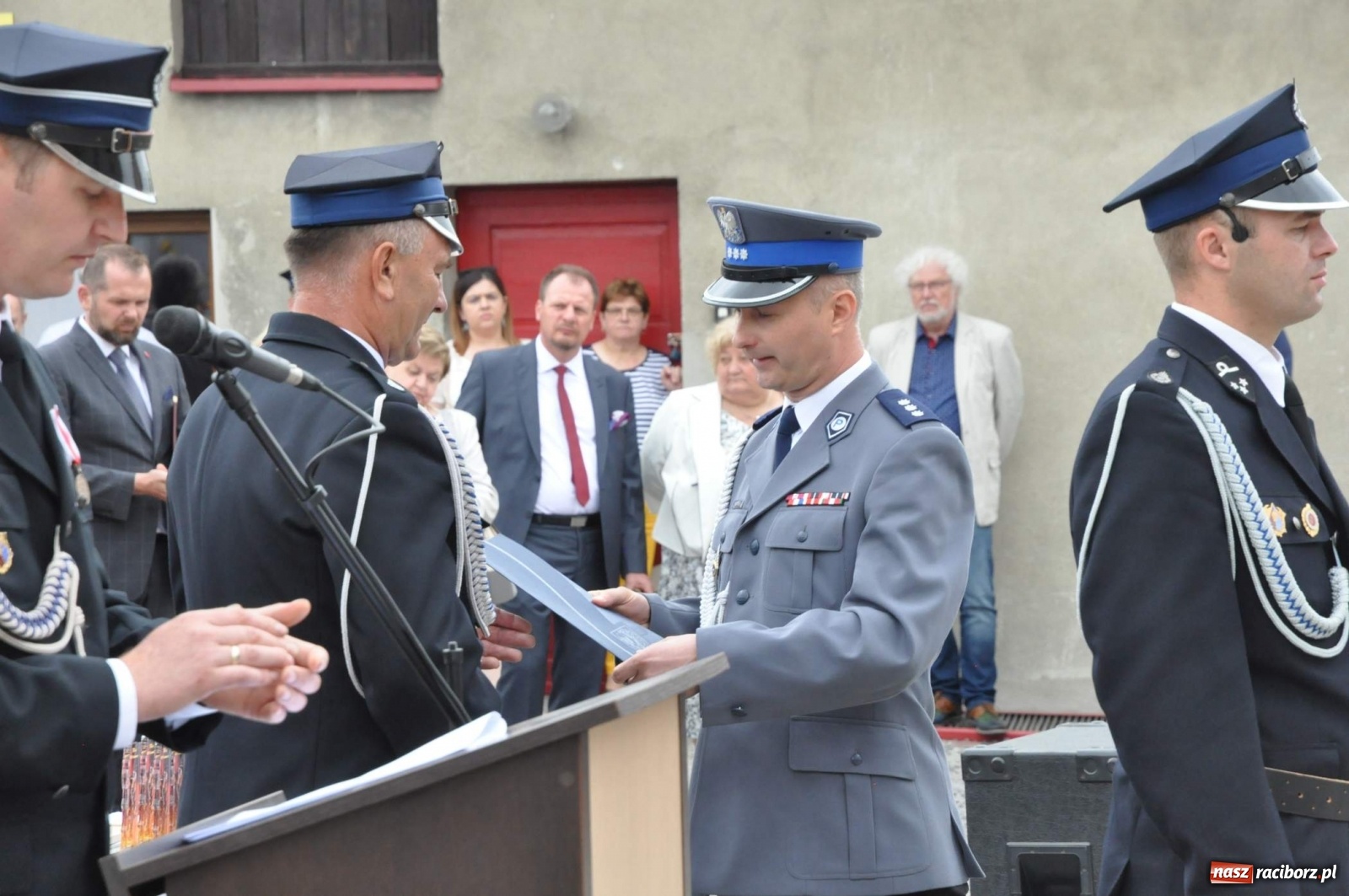 Zdjęcie w galerii na portalu naszraciborz.pl: Radość, łzy i wzruszenie. Strażacy z Krzanowic świętowali 130-lecie i żegnali swojego kapelana [FOTO i WIDEO] wiadomości z regionu