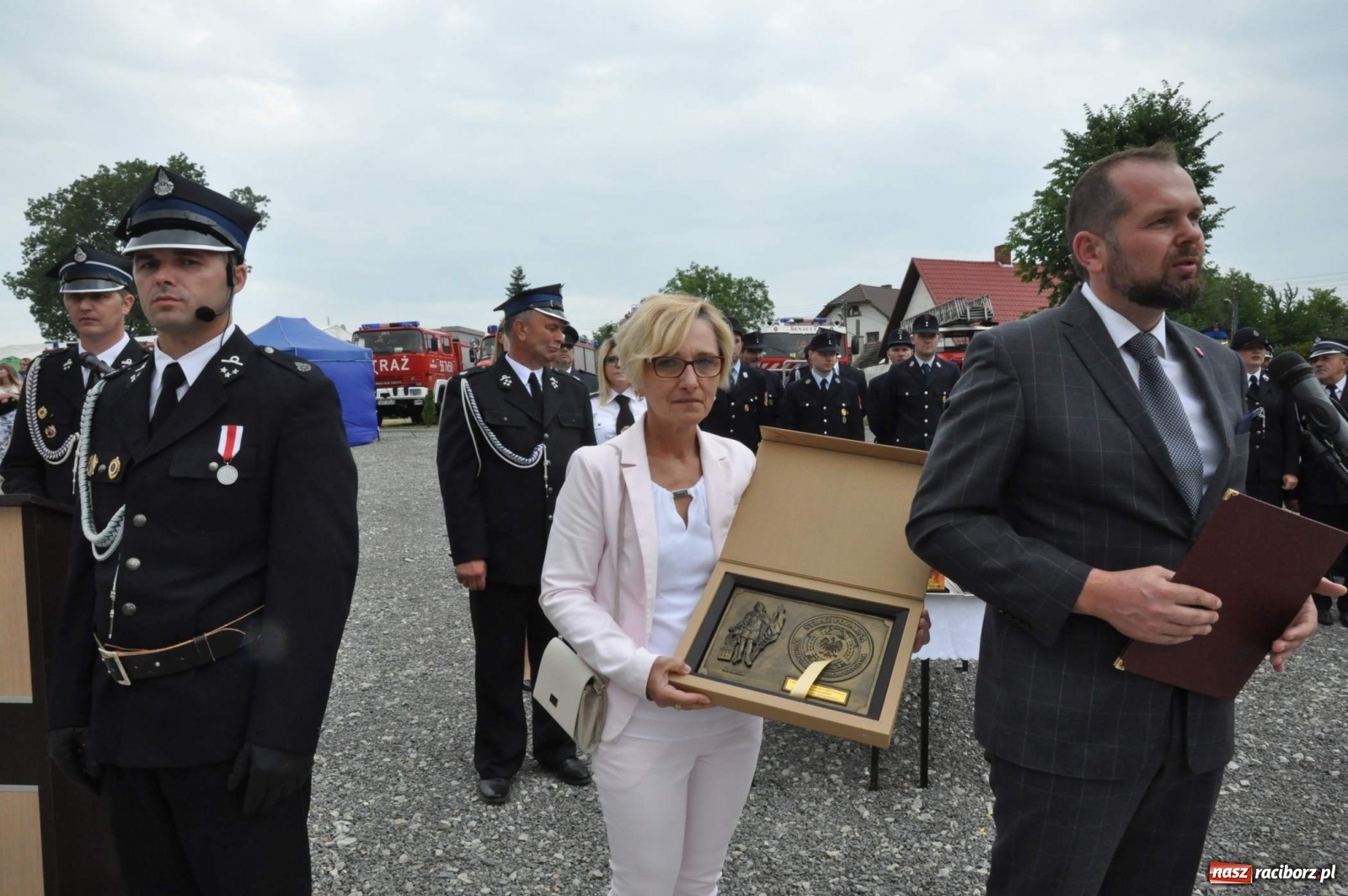 Zdjęcie w galerii na portalu naszraciborz.pl: Radość, łzy i wzruszenie. Strażacy z Krzanowic świętowali 130-lecie i żegnali swojego kapelana [FOTO i WIDEO] wiadomości z regionu