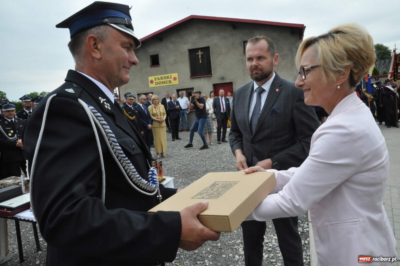 Zdjęcie w galerii na portalu naszraciborz.pl: Radość, łzy i wzruszenie. Strażacy z Krzanowic świętowali 130-lecie i żegnali swojego kapelana [FOTO i WIDEO] wiadomości z regionu