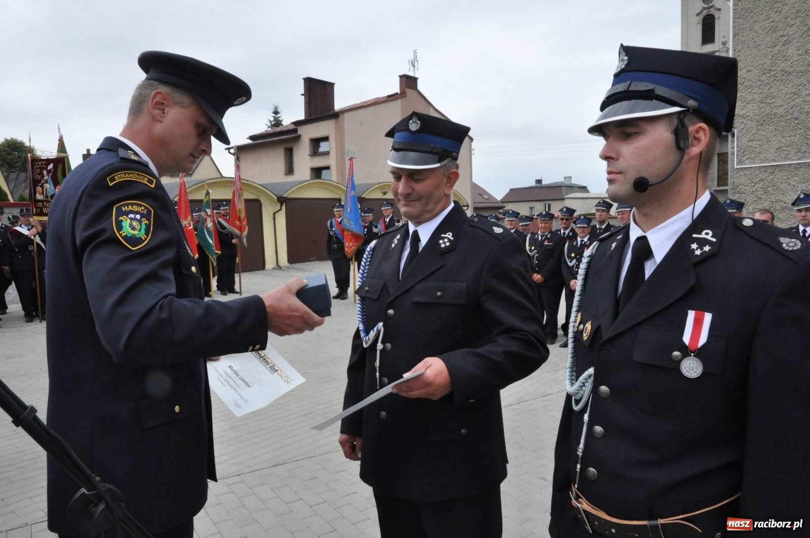 Zdjęcie w galerii na portalu naszraciborz.pl: Radość, łzy i wzruszenie. Strażacy z Krzanowic świętowali 130-lecie i żegnali swojego kapelana [FOTO i WIDEO] wiadomości z regionu