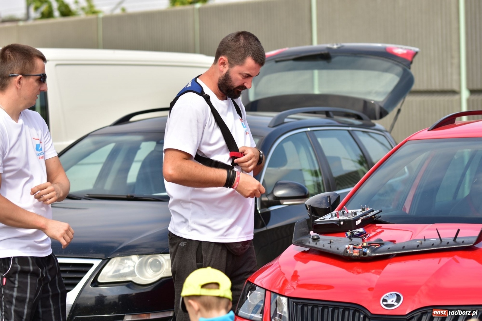 Zdjęcie w galerii na portalu naszraciborz.pl: Papierowe samoloty wzbiły się do nieba [FOTO] wiadomości z regionu