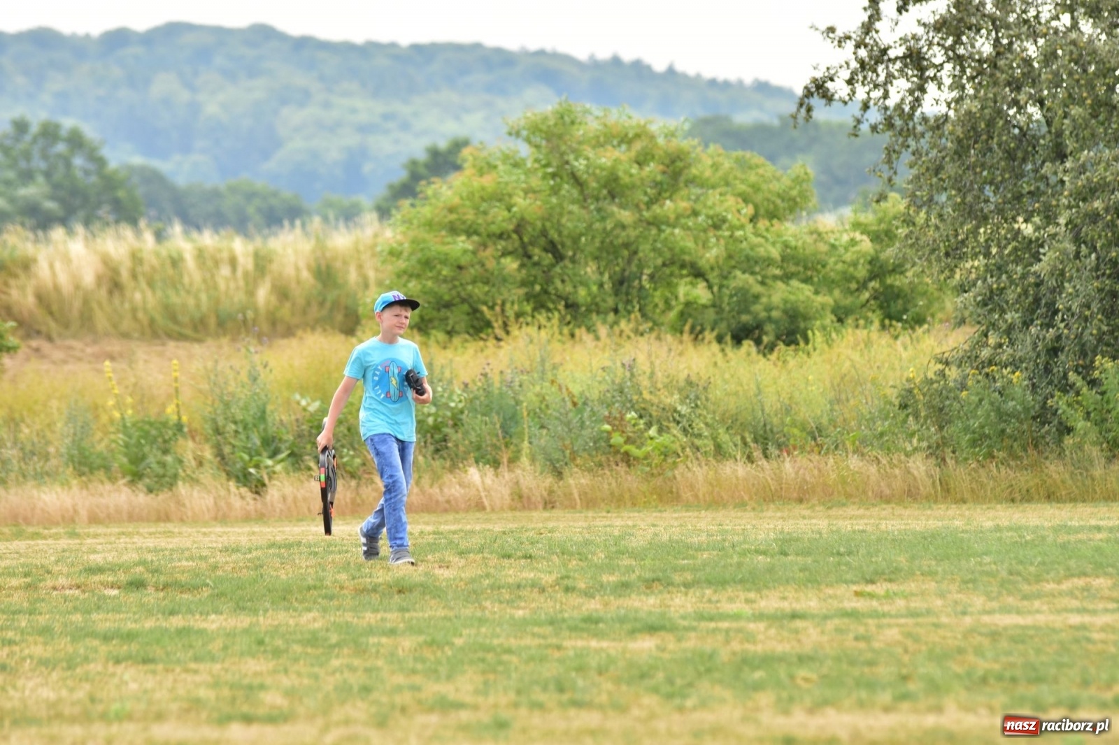 Zdjęcie w galerii na portalu naszraciborz.pl: Papierowe samoloty wzbiły się do nieba [FOTO] wiadomości z regionu