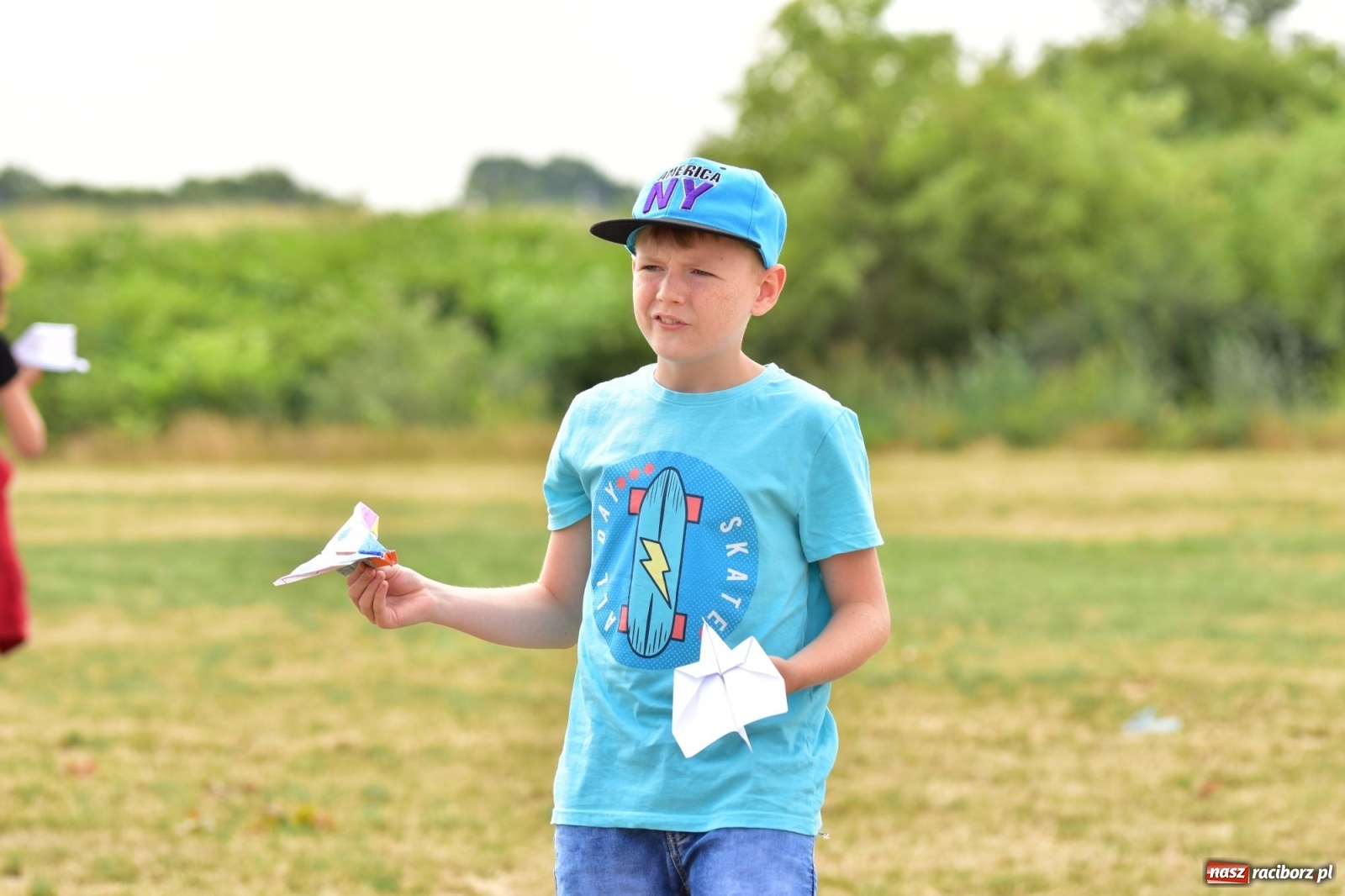 Zdjęcie w galerii na portalu naszraciborz.pl: Papierowe samoloty wzbiły się do nieba [FOTO] wiadomości z regionu