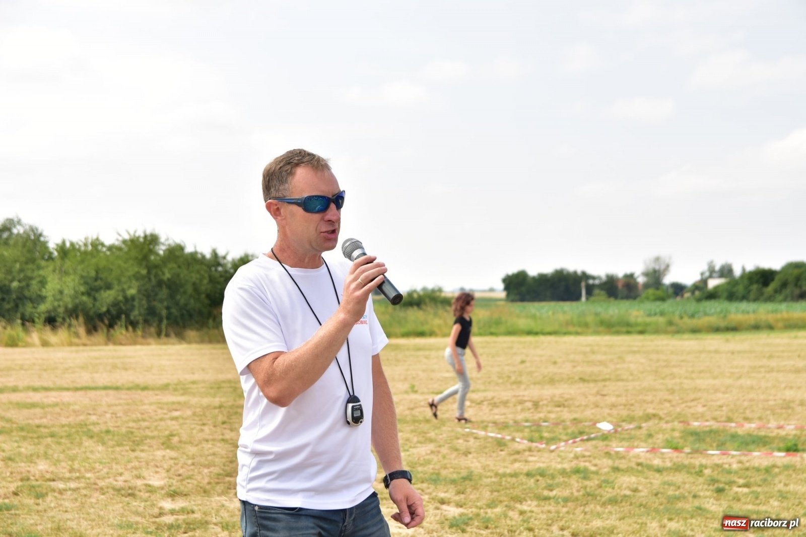 Zdjęcie w galerii na portalu naszraciborz.pl: Papierowe samoloty wzbiły się do nieba [FOTO] wiadomości z regionu